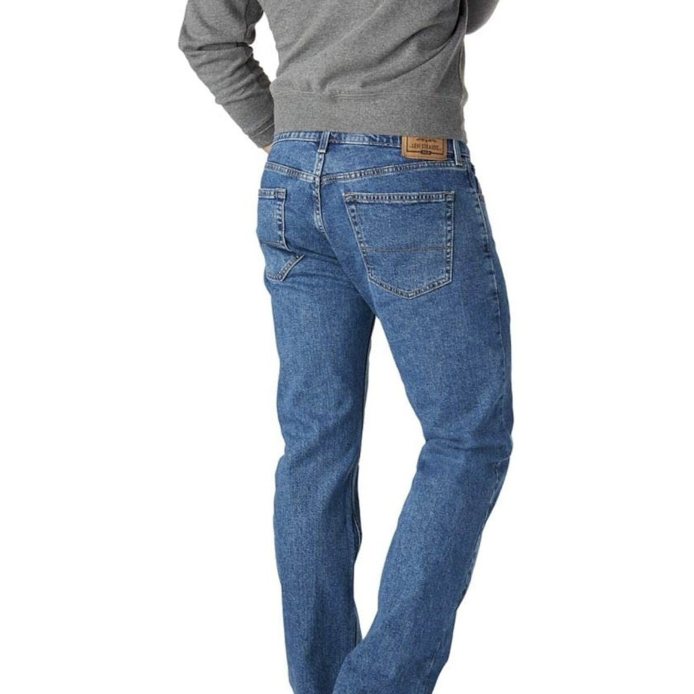 Signature Levi Strauss Jeans Men's Size 42x32 Blue Relaxed Fit Denim